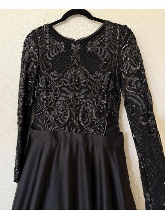 New Betsy & Adam Sequin-Bodice Long Sleeve Ball Gown In Black Sz 10 $320